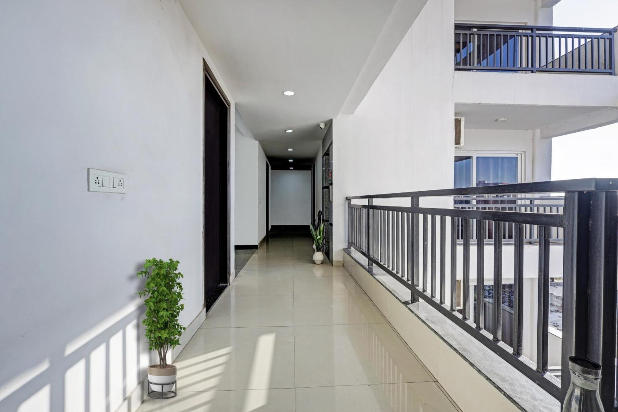 Super Townhouse Tipsyy Near Bestech Central Square Mall Gurgáon Exteriér fotografie