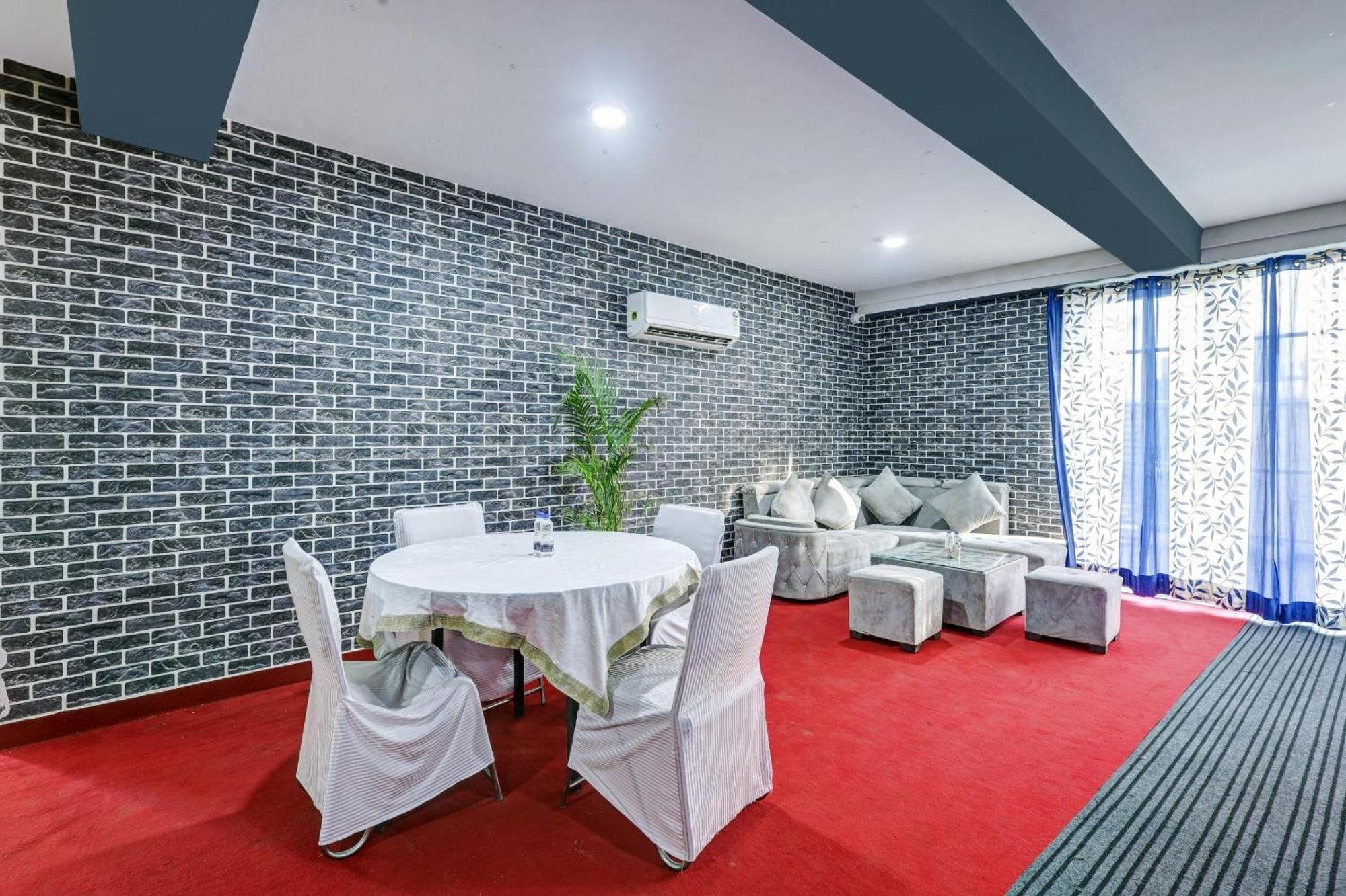 Super Townhouse Tipsyy Near Bestech Central Square Mall Gurgáon Exteriér fotografie